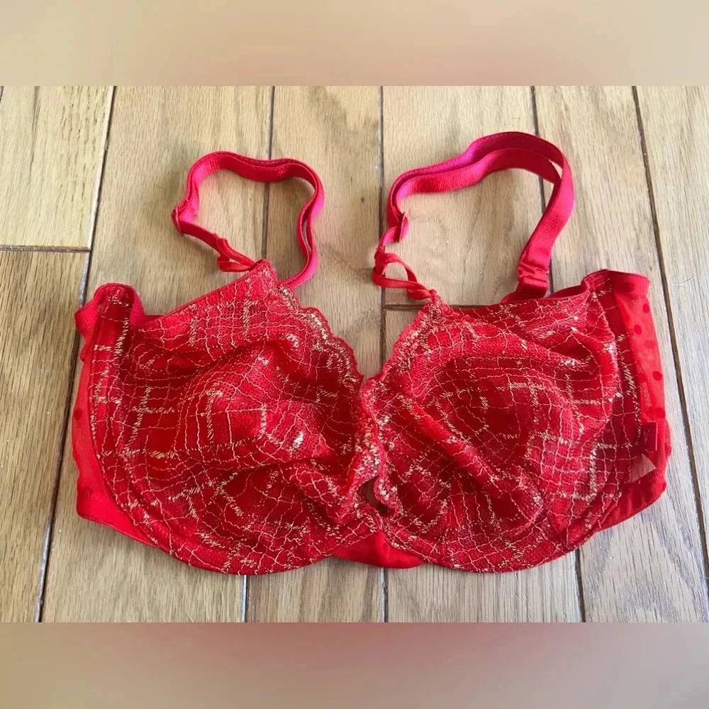 Victoria’s Secret - 34D Bra